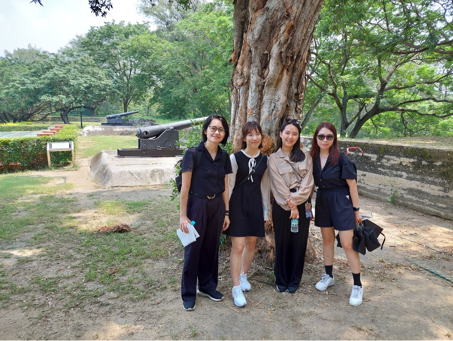 IMAS students explored the castle.