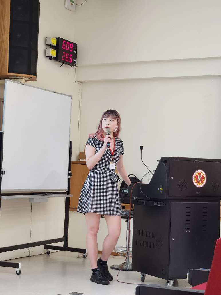 Natcha Lee presented the findings of her research on “Digital Social Movement of New Second Generation in Taiwan.