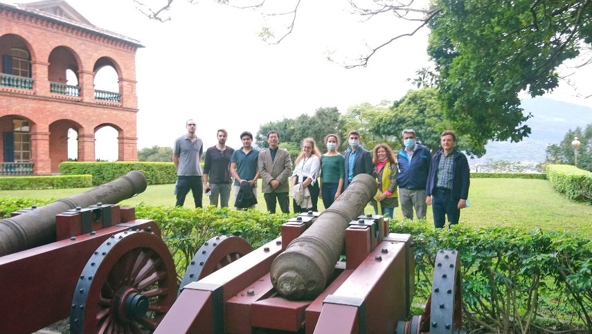 IMAS students in front of the original cannons